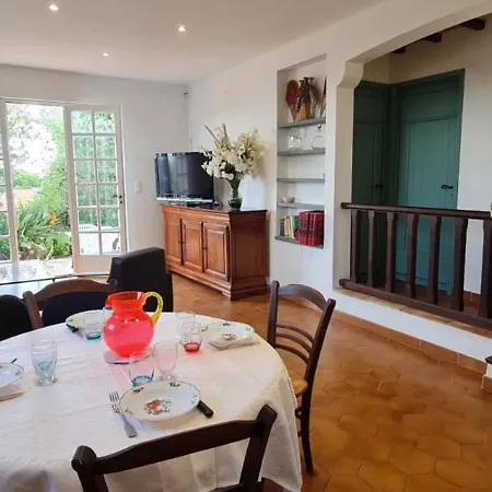Hotel Beautiful And Spacious House With Sea View 3*
