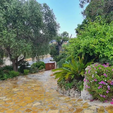 Beautiful And Spacious House With Sea View Hotel