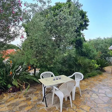 Beautiful And Spacious House With Sea View 3*
